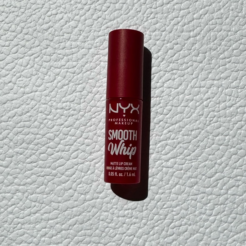 ❗️6/$25❗️Nyx Smooth Whip Lip Cream